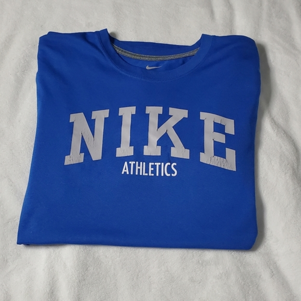 Nike T-shirt